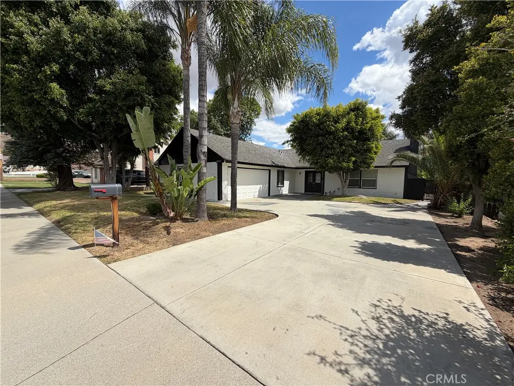 5221 Dresden Place, Riverside, CA 92505 - #1