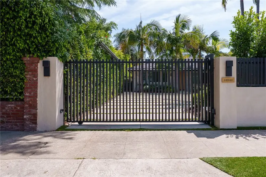 13946 Chandler, Sherman Oaks, CA 91401 - #2