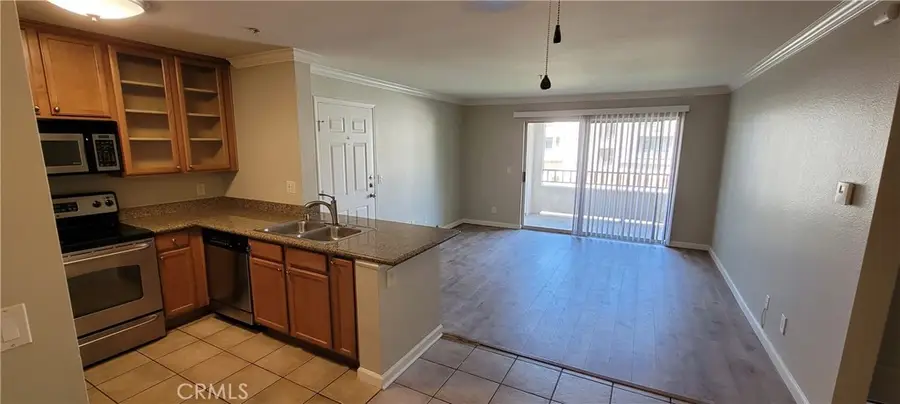 1010 La Terraza #203, Corona, CA 92879 - #3