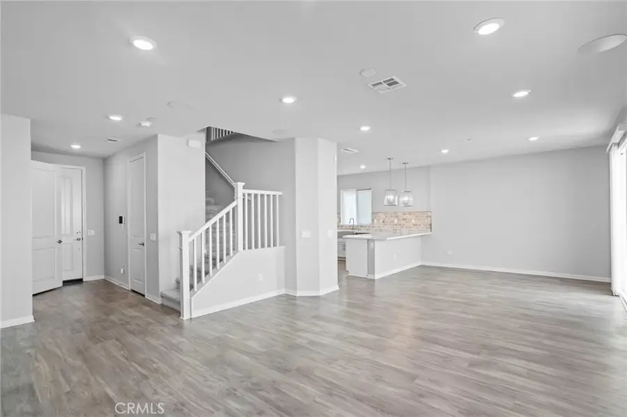 11612 Amsterdam, Sylmar, CA 91342 - #2