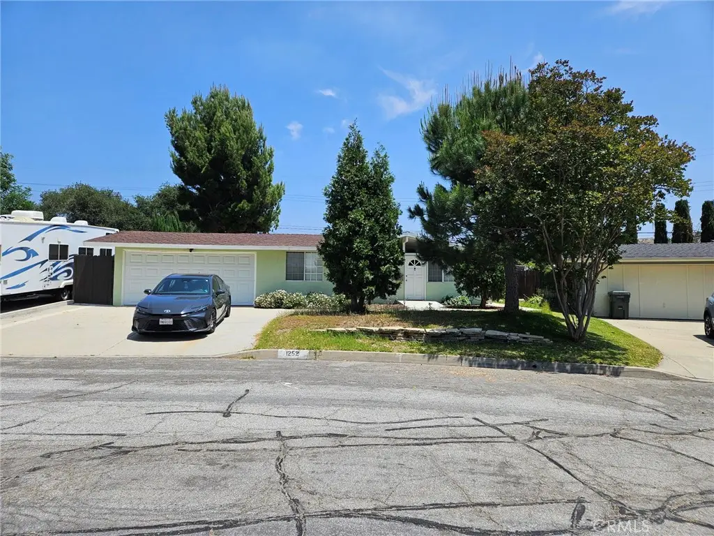 1252 E Walnut, Glendora, CA 91741 - #1