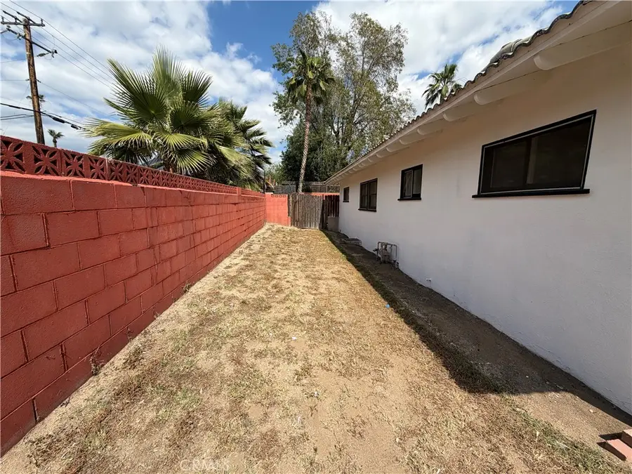 5611 Golondrina Drive, San Bernardino, CA 92404 - #3