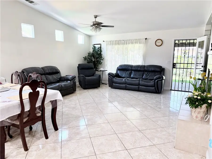 916 Roxanne, Hemet, CA 92543 - #3