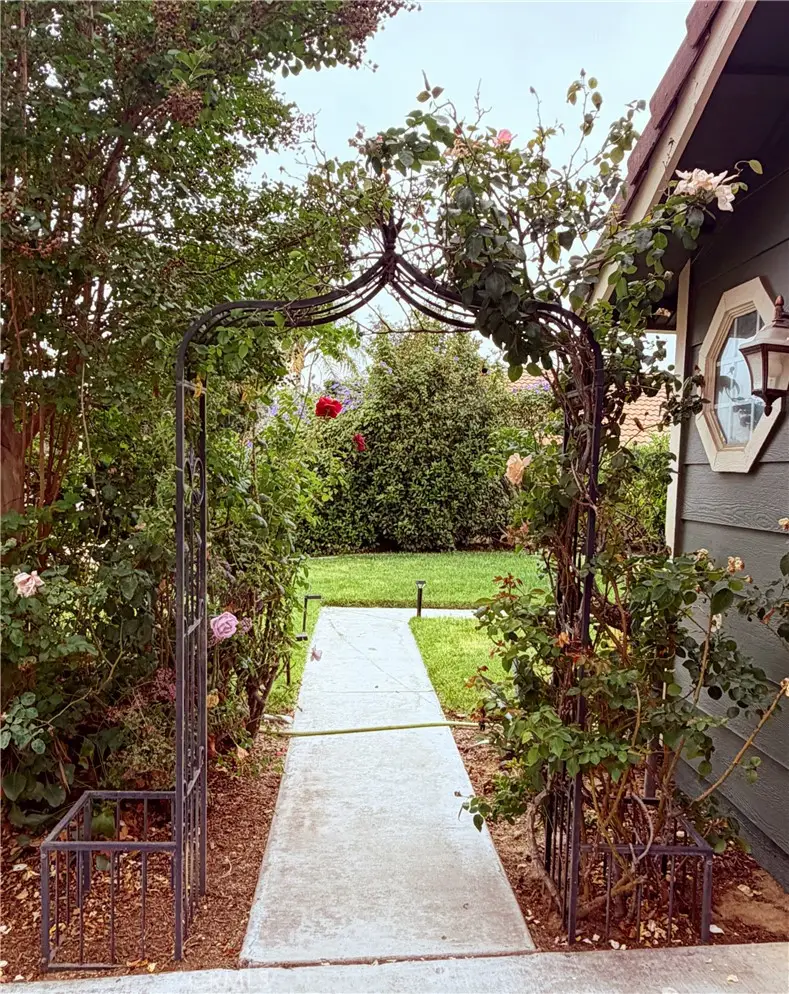 939 Gail, Redlands, CA 92374 - #2