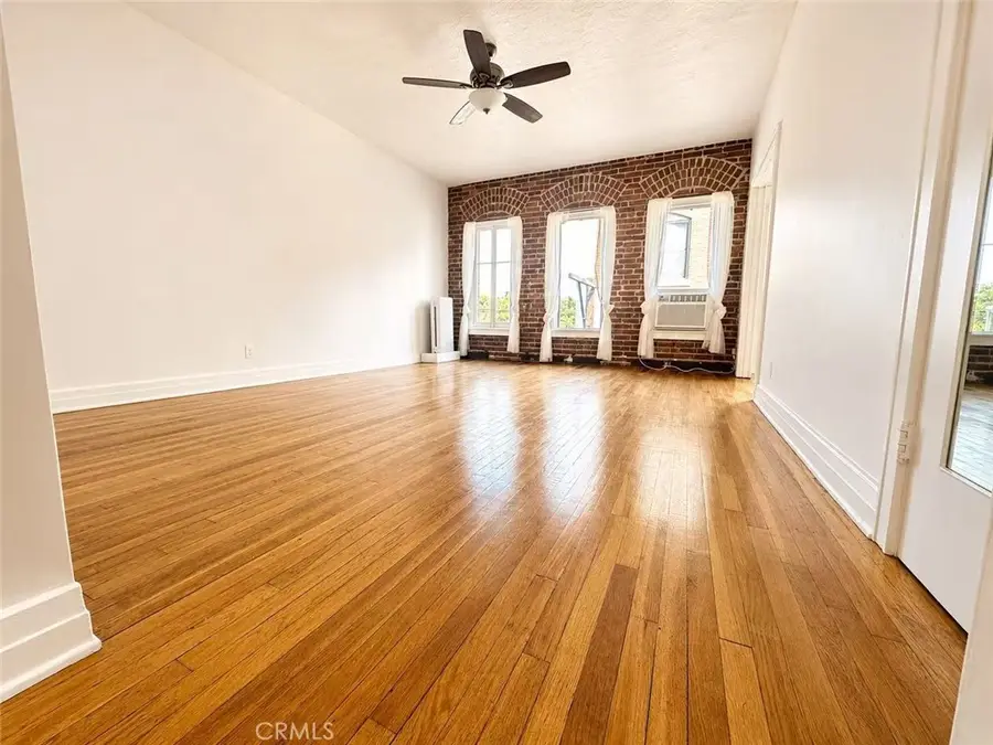 2121 James M Wood Boulevard #411, Los Angeles, CA 90006 - #3