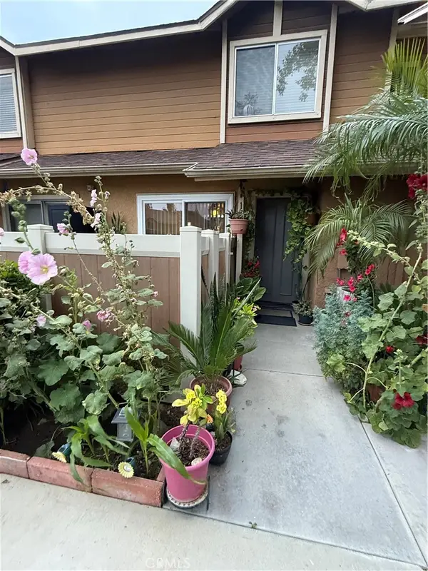 1460 Kendall #17, San Bernardino, CA 92407