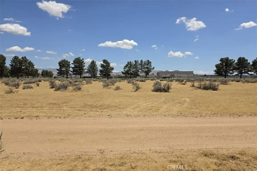 35 Tenaya Road, Apple Valley, CA 92307 - #2