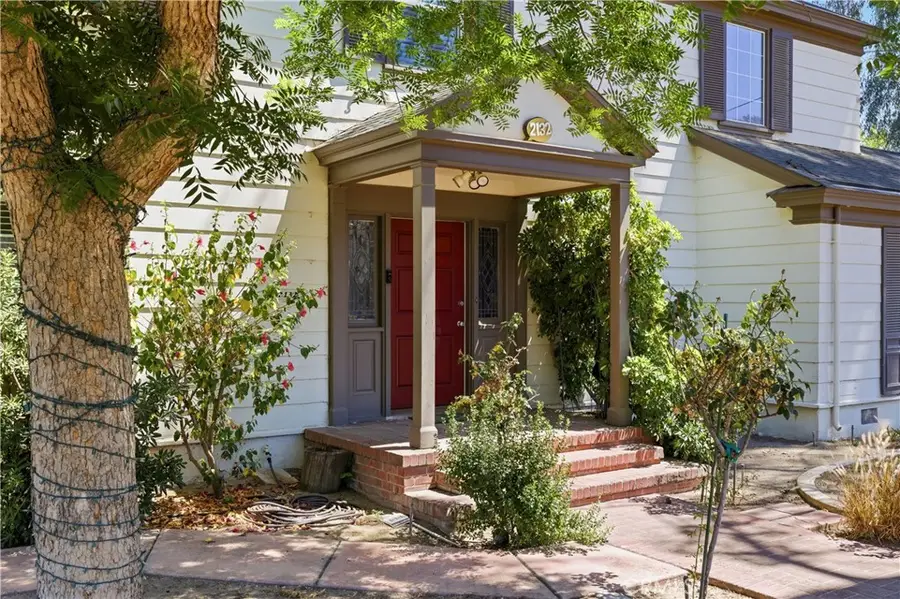 2132 Chester, Bakersfield, CA 93304 - #2