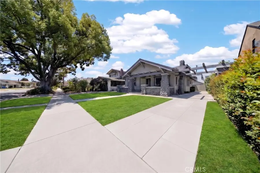 1305 W 46th, Los Angeles, CA 90037 - #2