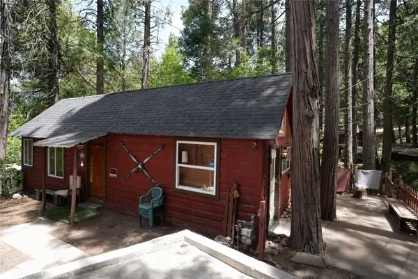 25020 Moon Drive, Crestline, CA 92325