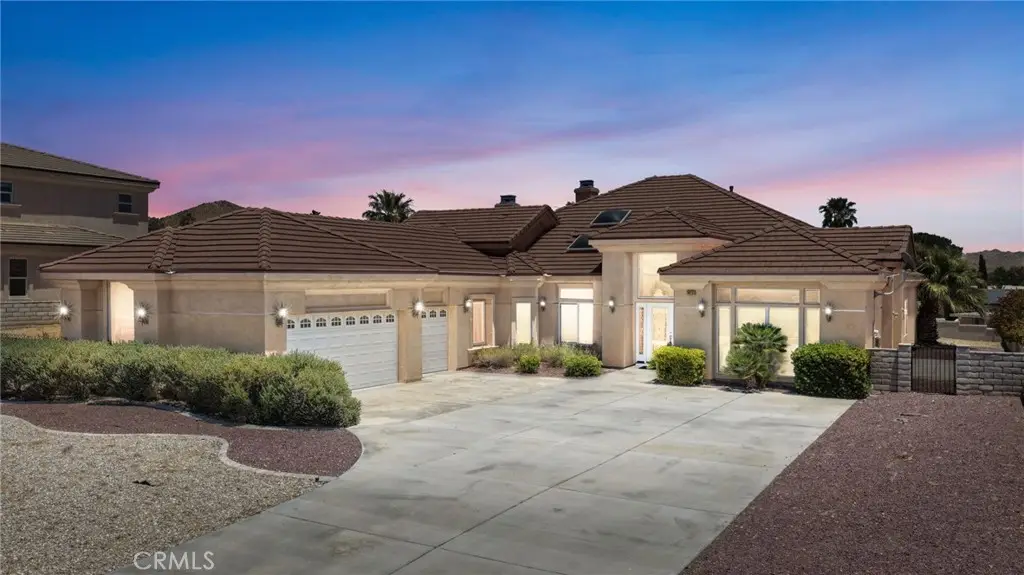 16233 Ridge View Drive, Apple Valley, CA 92307 - #1