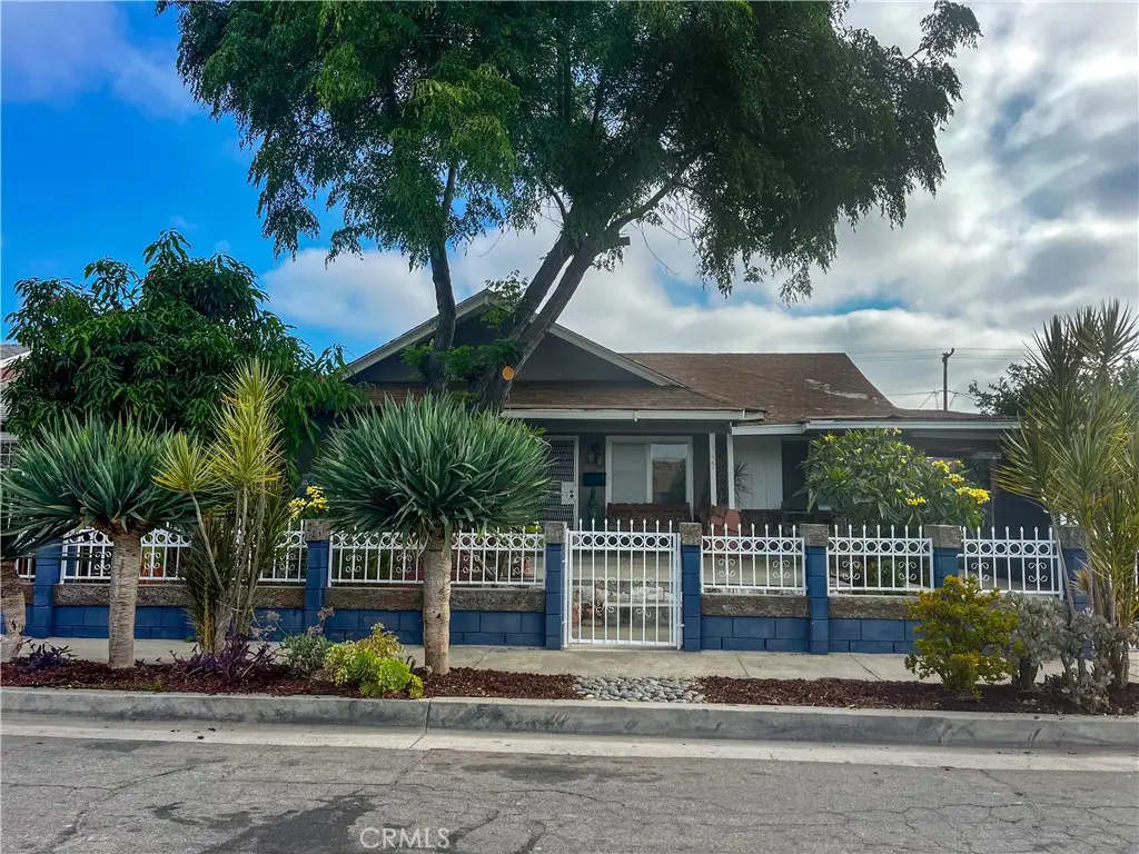 3227 Palm Ave., Lynwood, CA 90262 - #1