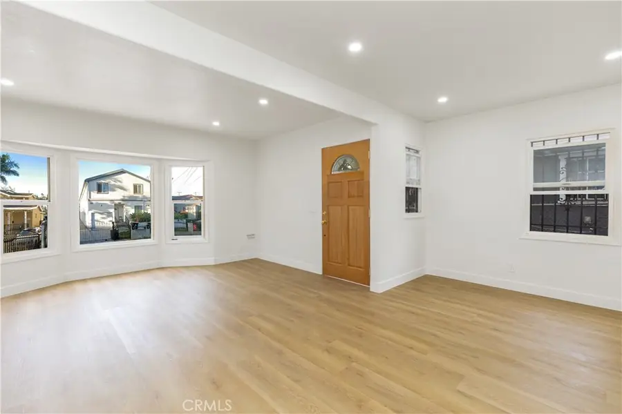 3477 W 71st, Los Angeles, CA 90043 - #3