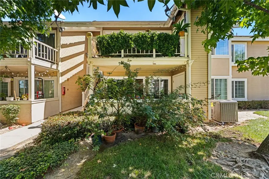 3860 Amberly Dr #F, Inglewood, CA 90305 - #2