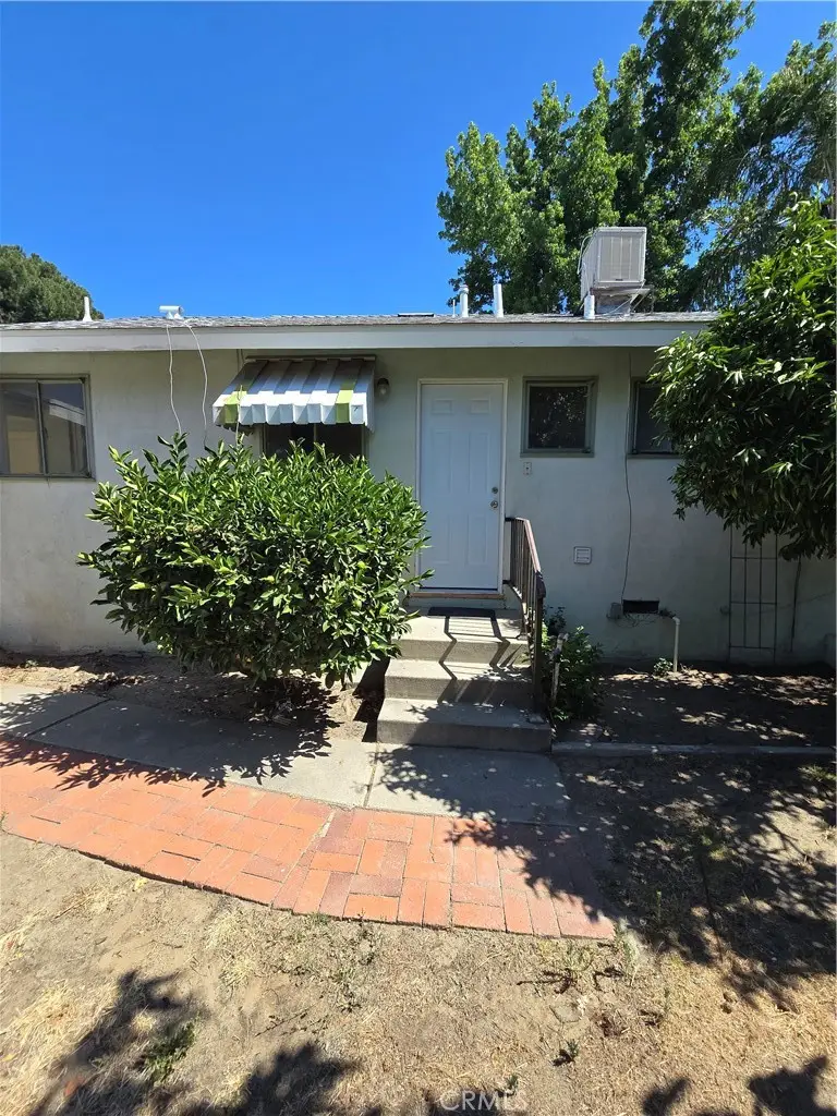 237 W Van Koevering, Rialto, CA 92376 - #3