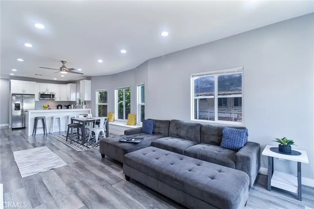 66 W Peoria St, Pasadena, CA 91103 - #1