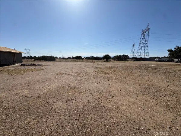 10717 Muscatel, Oak Hills, CA 92344