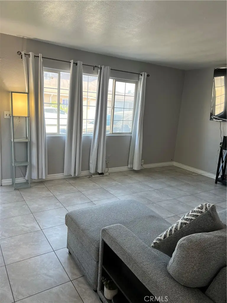 8928 Date, Fontana, CA 92335 - #3