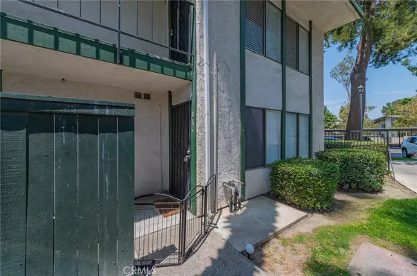 1735 E Washington Street #B-11, Colton, CA 92324