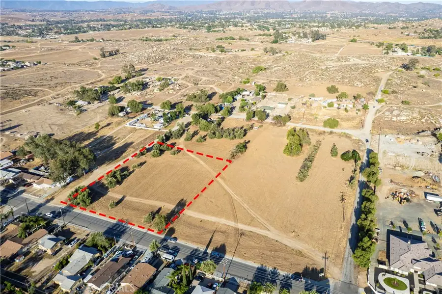 0 313-211-004, Perris, CA 92570 - #2