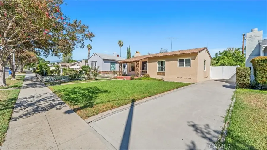 1502 N White Avenue, Pomona, CA 91768 - #3