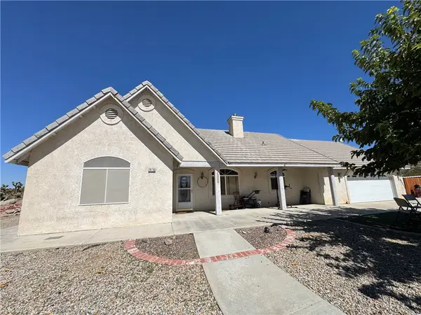 19755 Reyland Rd, Apple Valley, CA 92308