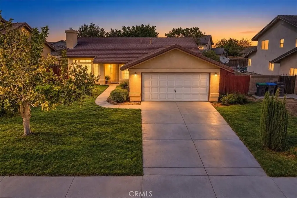 2113 Lightcap, Lancaster, CA 93535 - #1