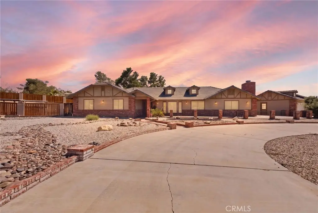 19989 Cronese, Apple Valley, CA 92308 - #1