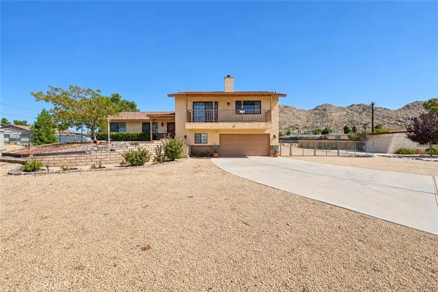 15953 Saint Timothy Road, Apple Valley, CA 92307 - #2