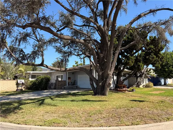837 W Hollyvale, Glendora, CA 91740