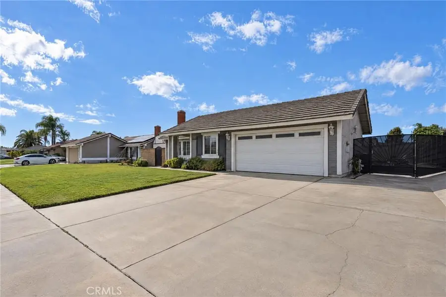 978 N Ironwood Avenue, Rialto, CA 92376 - #3