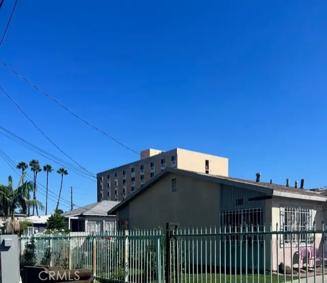 426 W Laurel Street, Compton, CA 90220 - #2