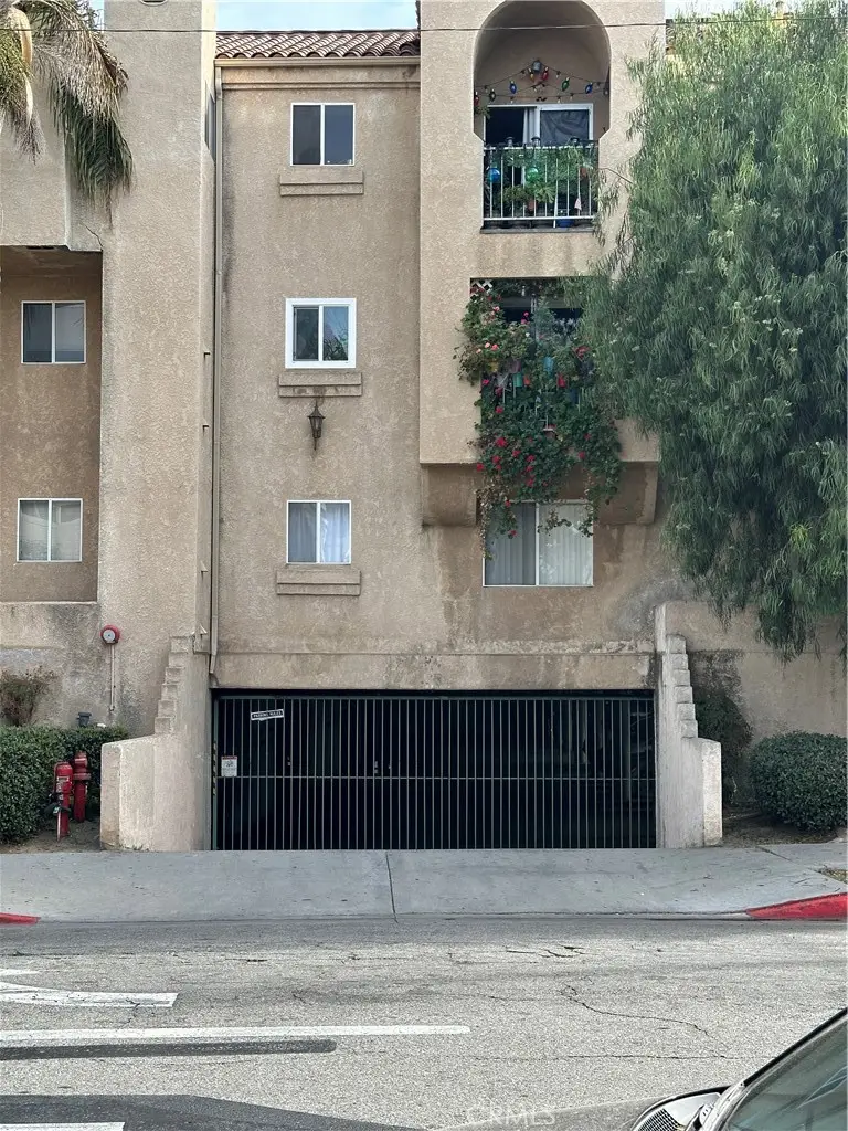 6100 Rugby Avenue #207, Huntington Park, CA 90255 - Image #3