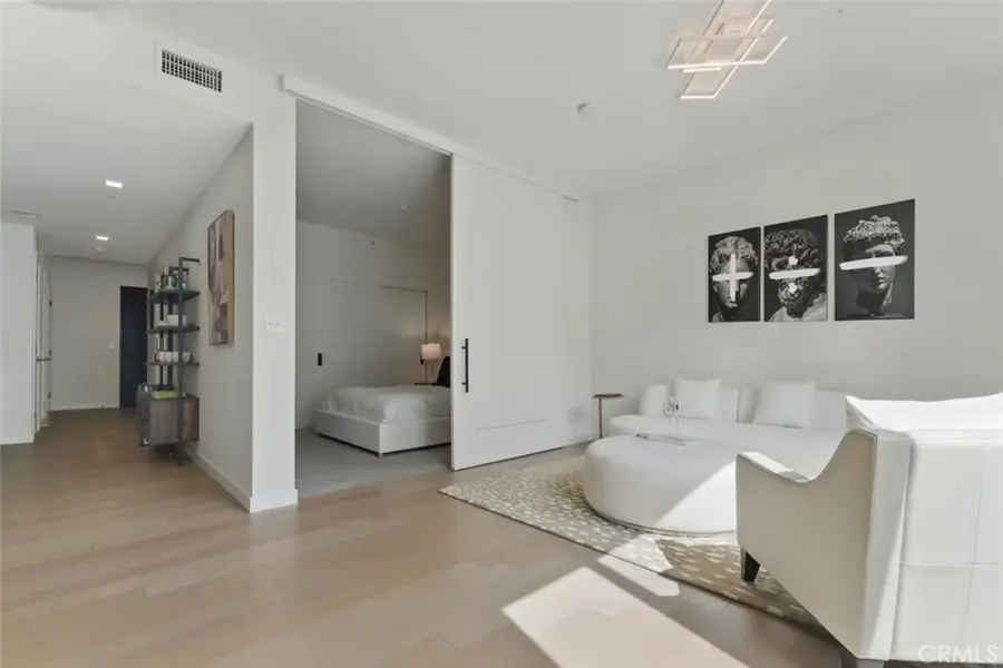 1050 S Grand Avenue #705, Los Angeles, CA 90015 - Image #3