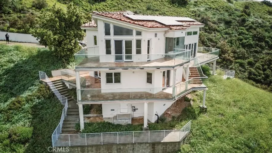 2501 Barrymore Drive, Malibu, CA 90265 - Image #3