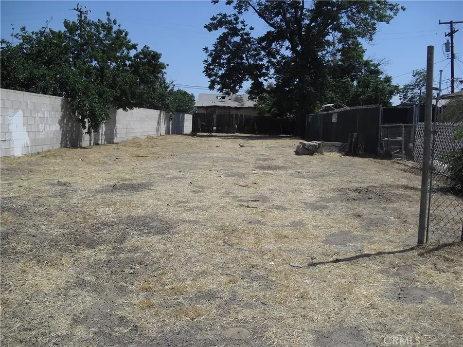 225 E 5th Street, Bakersfield, CA 93307 - Image #2