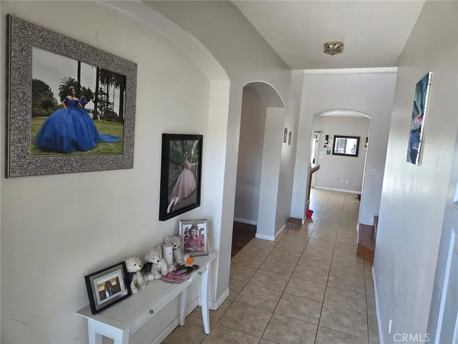 5825 Sky Lakes Avenue, Bakersfield, CA 93313 - Image #3