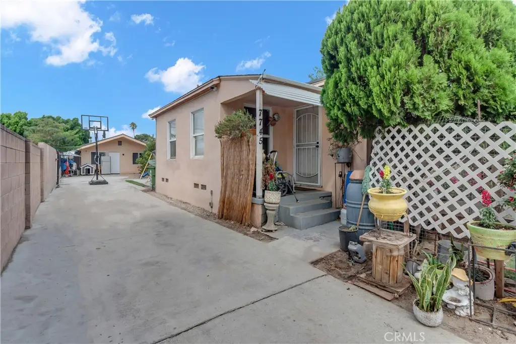 7745 Radford Ave, North Hollywood, CA 91605 - #1