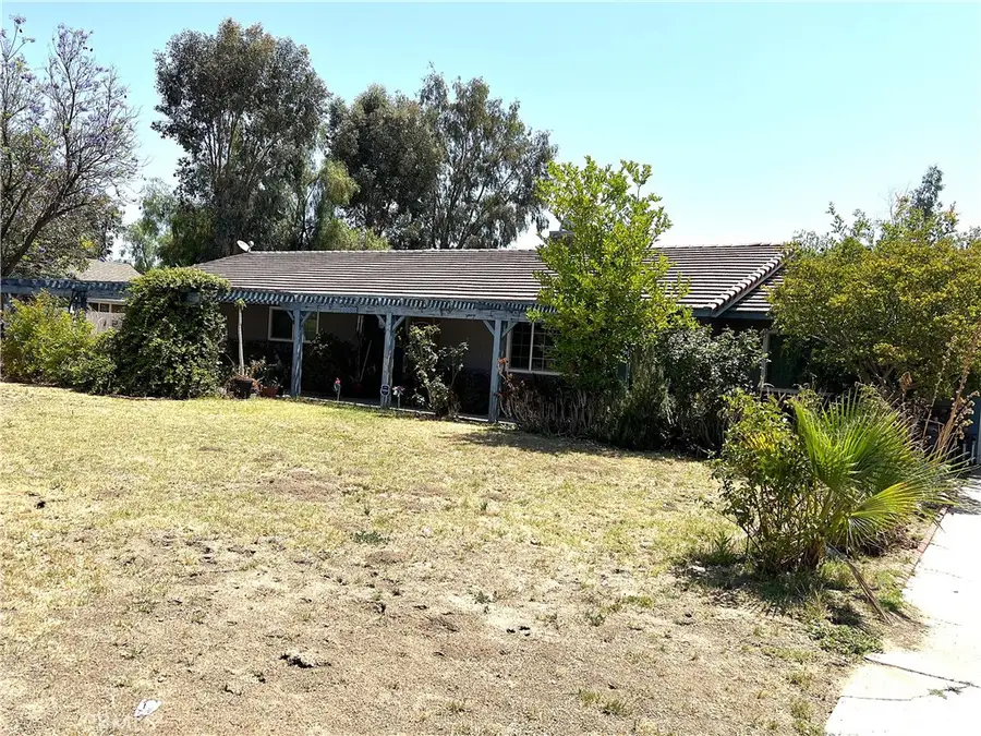 1061 N Perris Boulevard, Perris, CA 92571 - Image #2