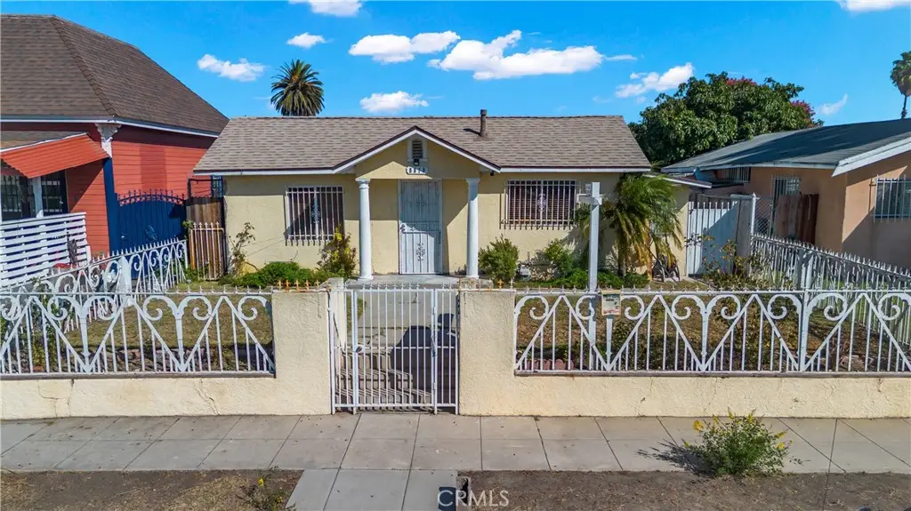 8810 Menlo Avenue, Los Angeles, CA 90044 - Image #1