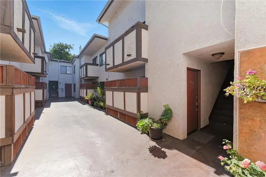 6250 Fulton Avenue #104, Van Nuys, CA 91401 - Image #2
