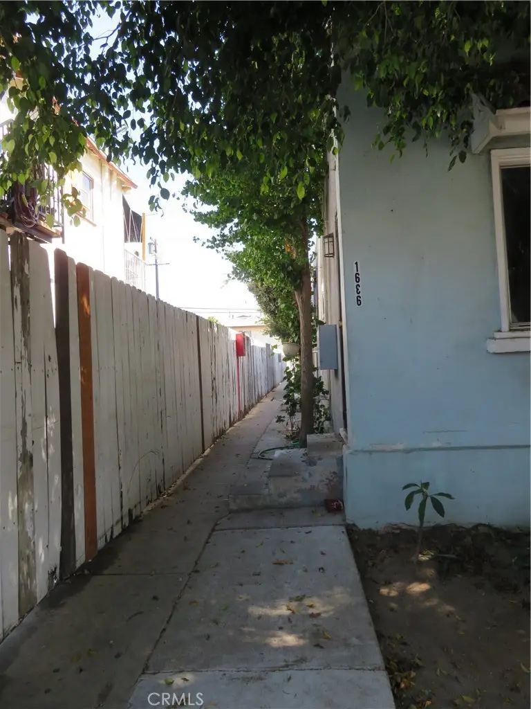 1636 Pacific Avenue, Long Beach, CA 90813 - Image #2