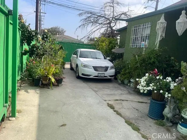 1113 E 83rd Street, Los Angeles, CA 90001 - Image #2