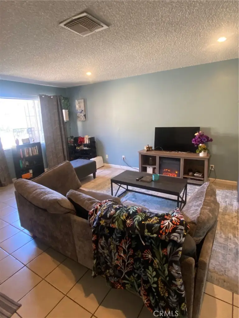 8998 Mango Avenue #H, Fontana, CA 92335 - Image #3