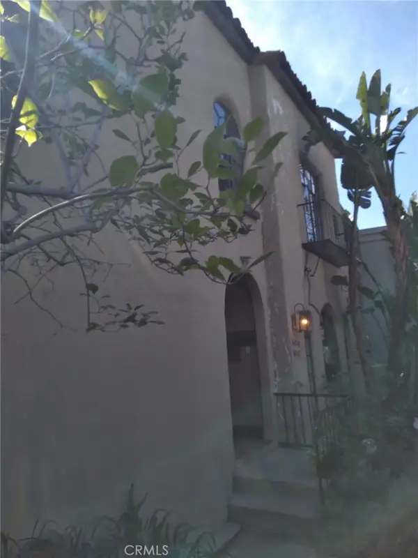 6040 Graciosa Drive, Los Angeles, CA 90068