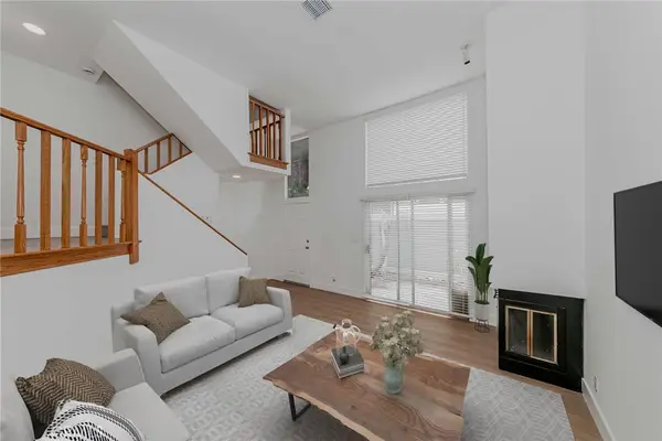 1929 E Washington Blvd #2, Pasadena, CA 91104