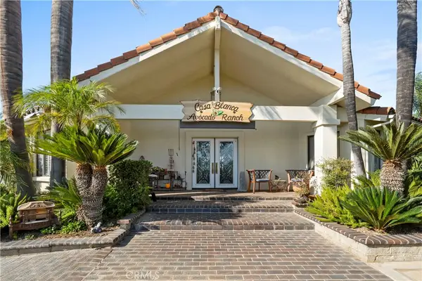 17850 Vista Del Lago Dr, Riverside, CA 92503