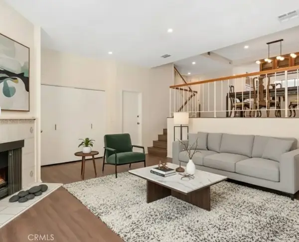 18360 Collins #E, Tarzana, CA 91356