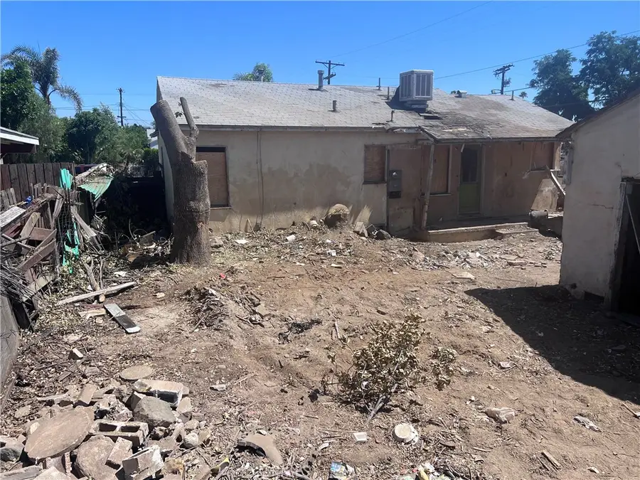 19332 Welby Way, Reseda, CA 91335 - Image #3