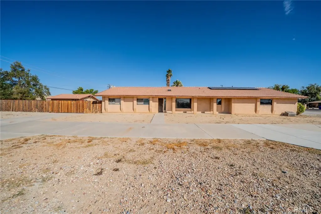 18080 Manitou Road, Apple Valley, CA 92307 - Image #1